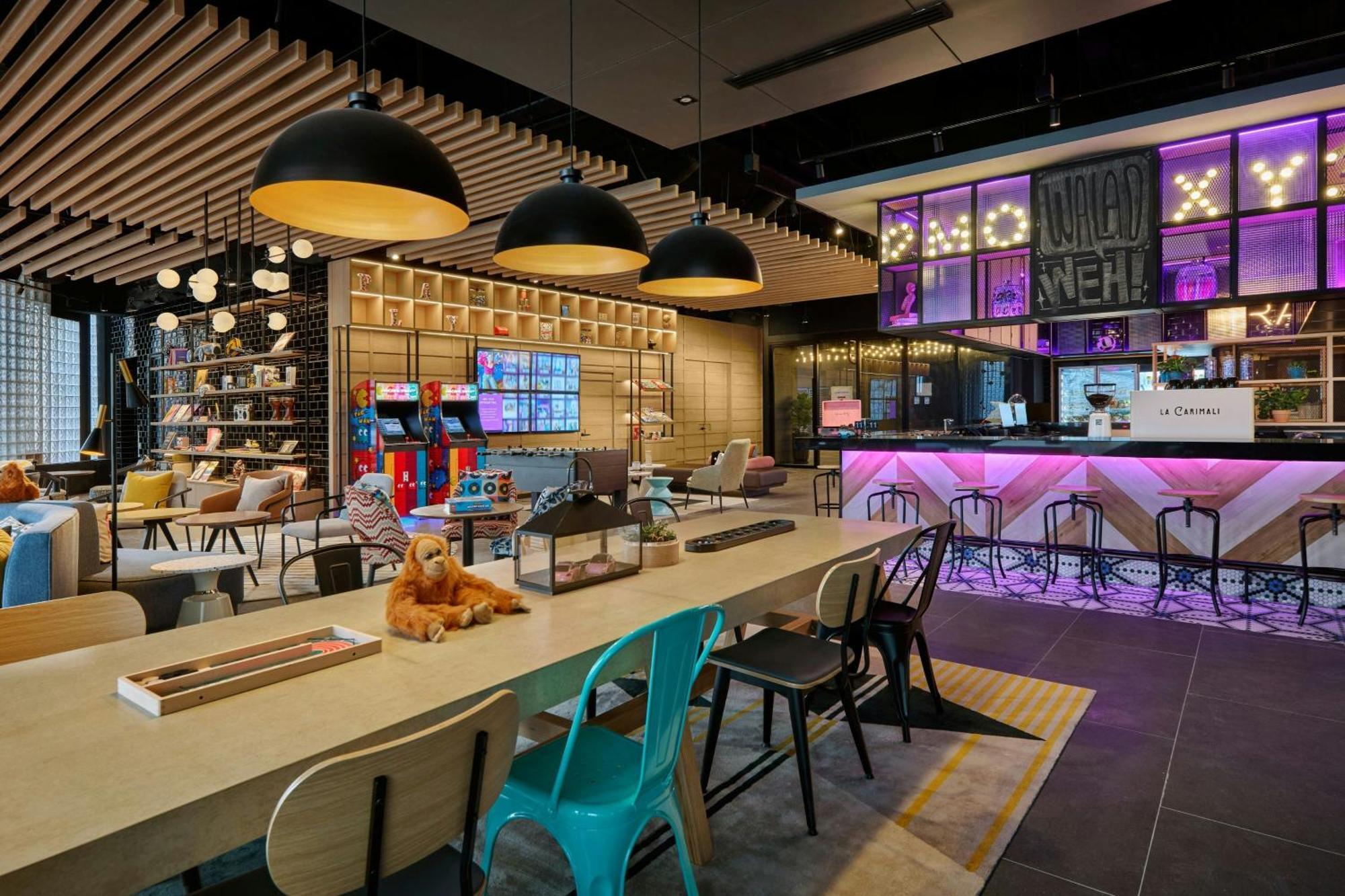 Hotel Moxy Chinatown 4*