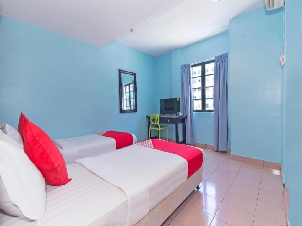 Oyo 175 Lotus Hotel 2*