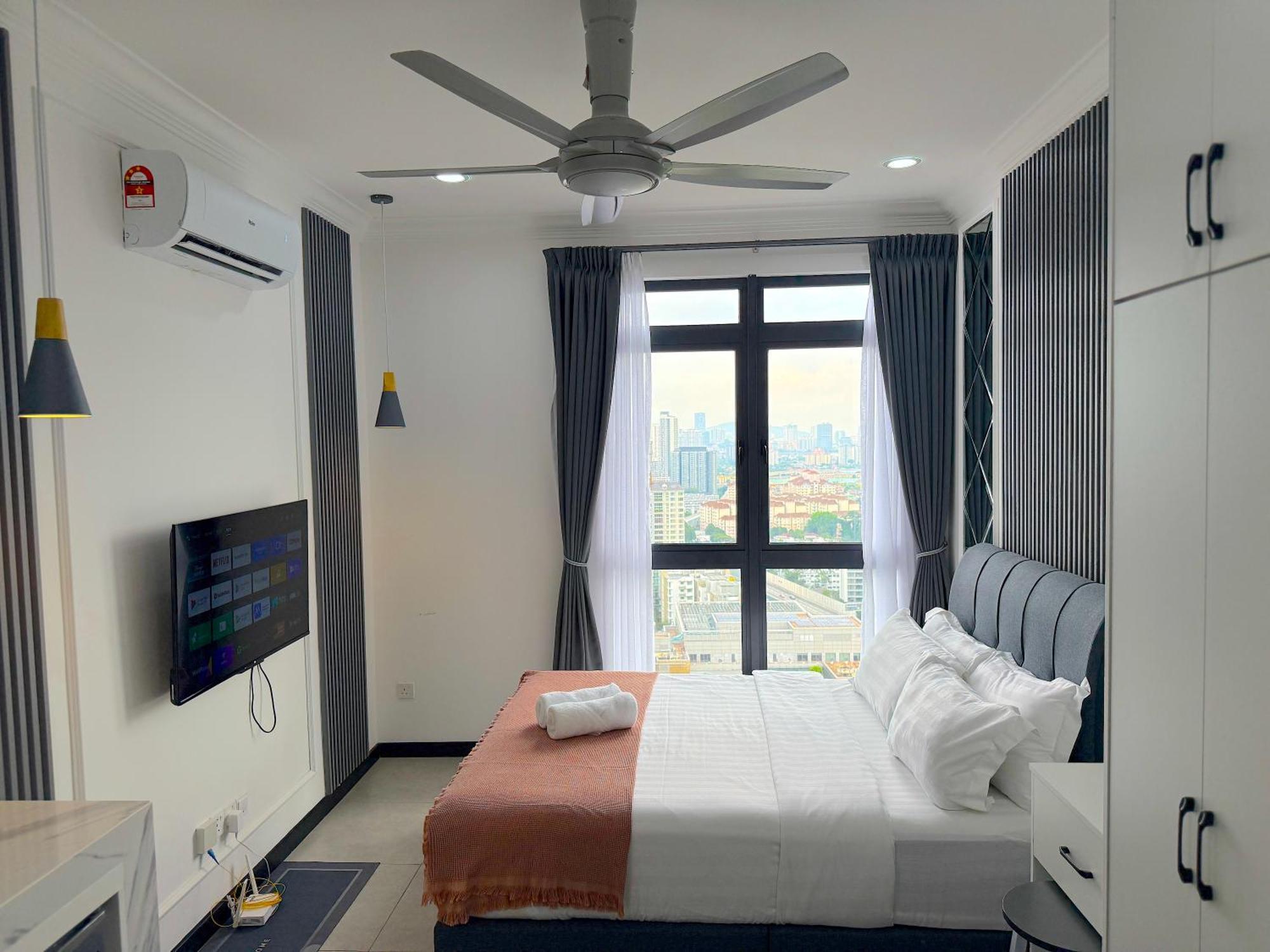 Neu By Serenity Homes Near Gleneagles, Klcc & Lrt Apartemen
