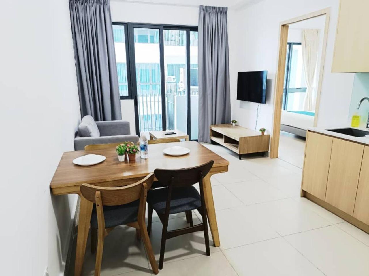 The Luxe By Klcc Apartment