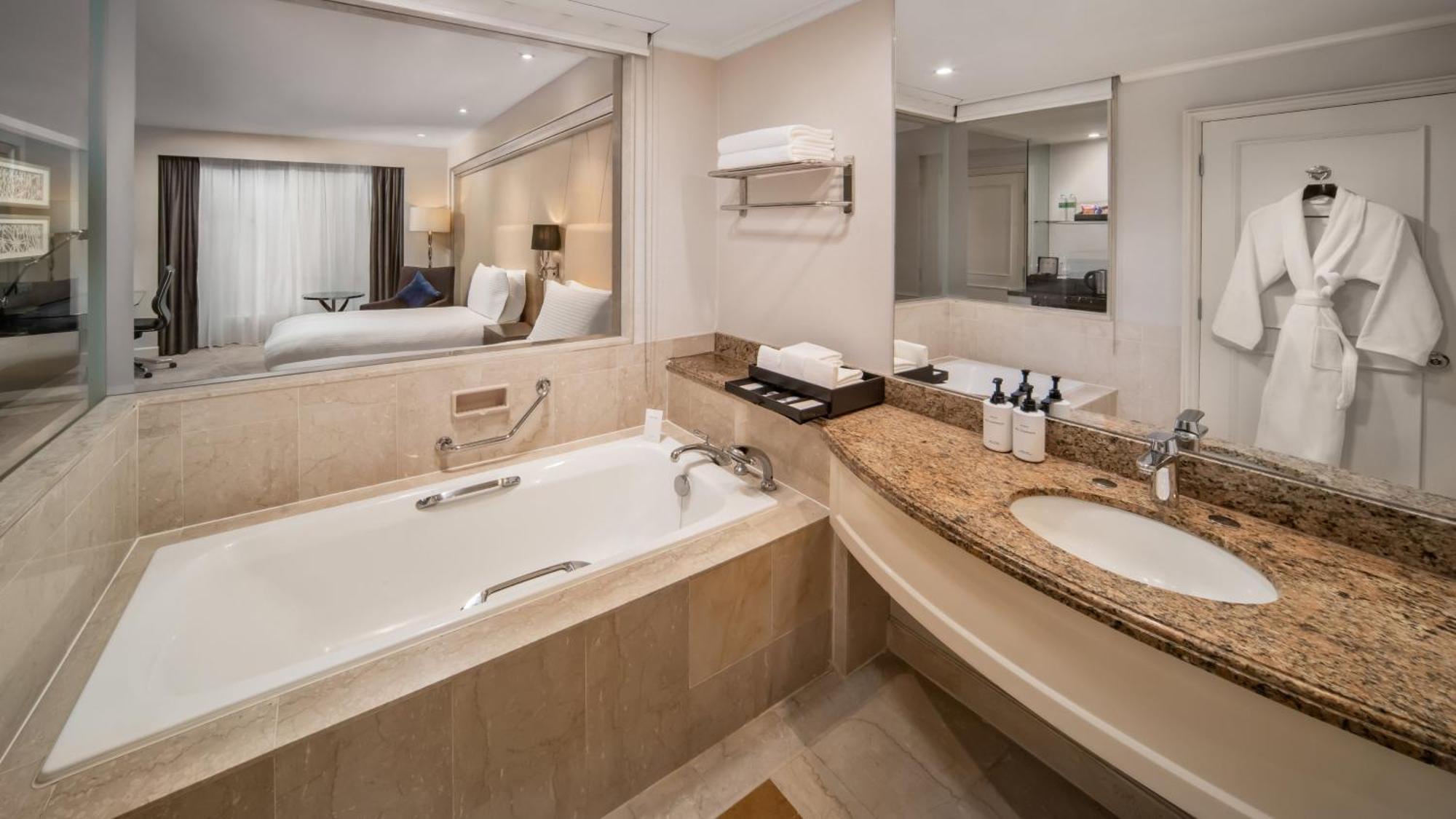 Intercontinental By Ihg Khách sạn 5*