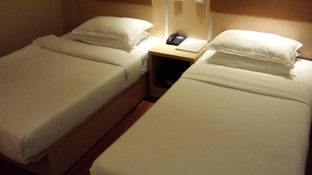 Hotel Aira 2*