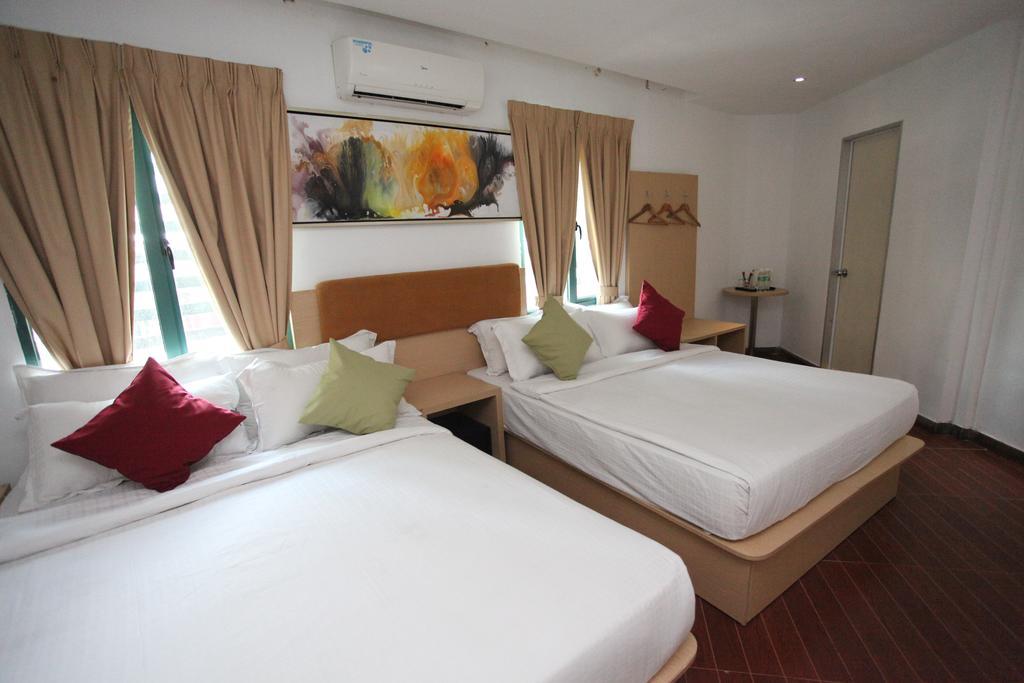 Hotel Aira 2*