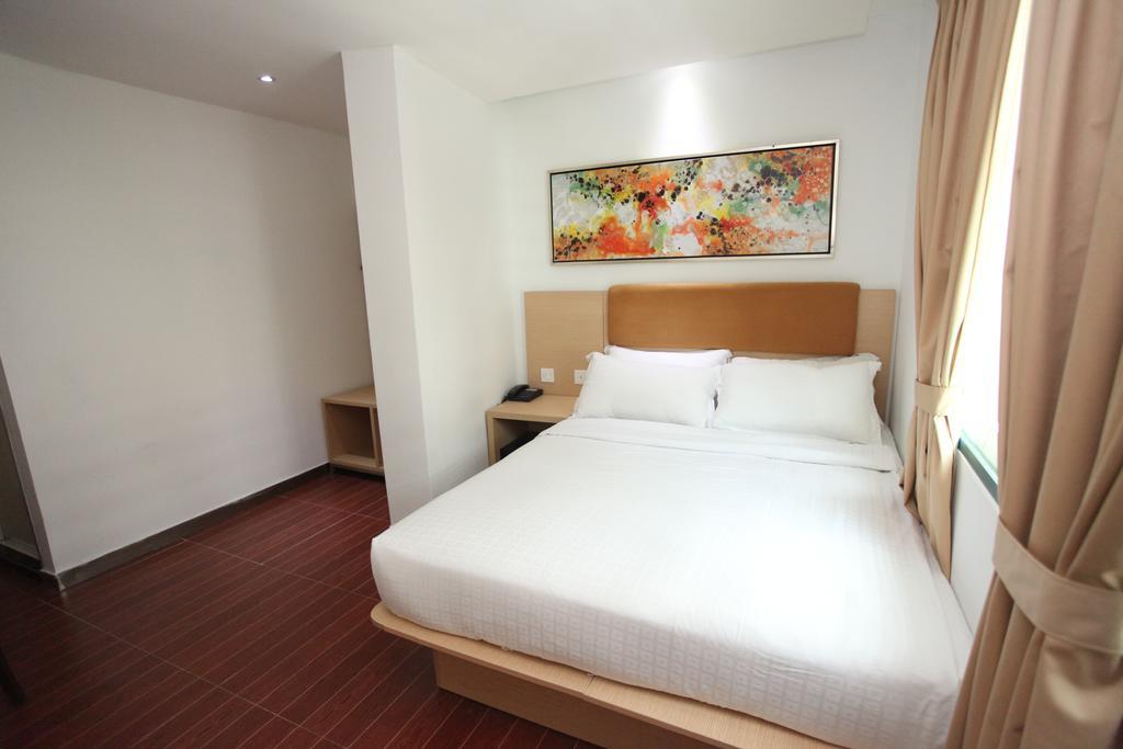 Hotel Aira 2*