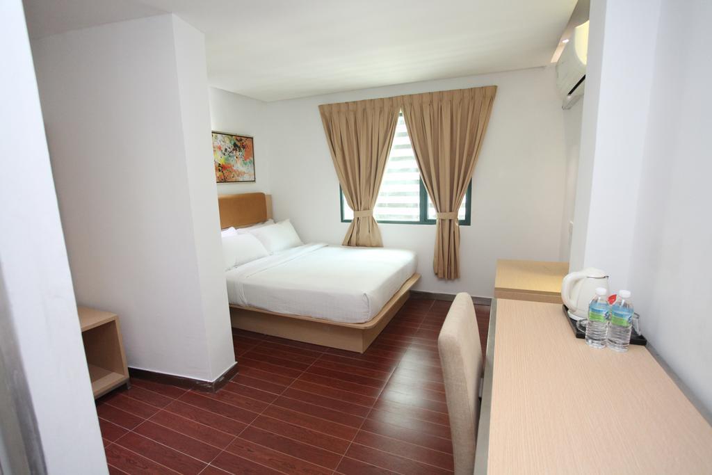 Hotel Aira 2*