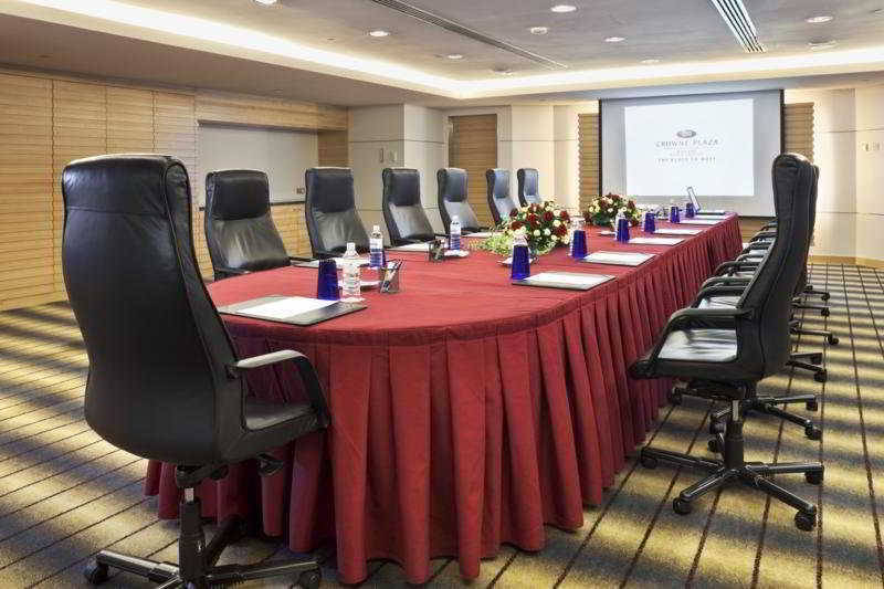 Crowne Plaza Mutiara Hotel