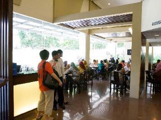 Olympic Sports Hotel, Hotel