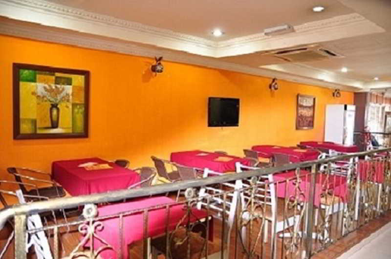 Oyo 103 V'la Garden Hotel