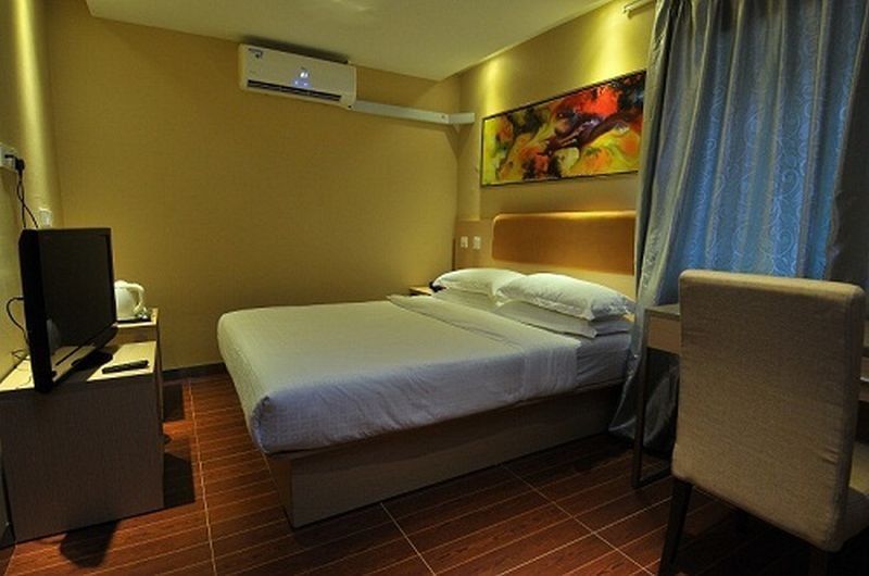 Aira Hotel