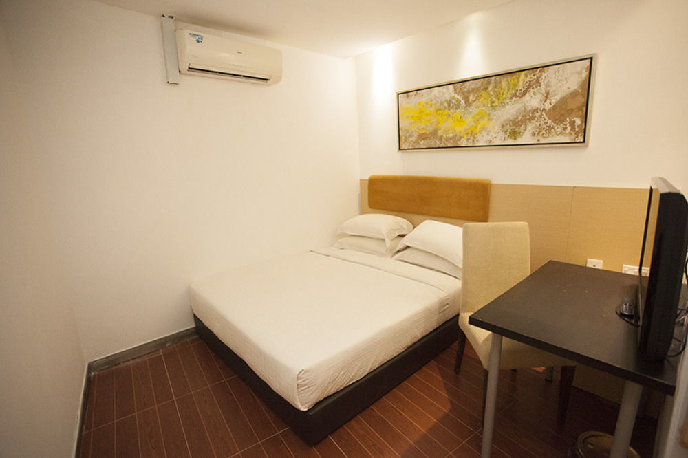 Aira Hotel