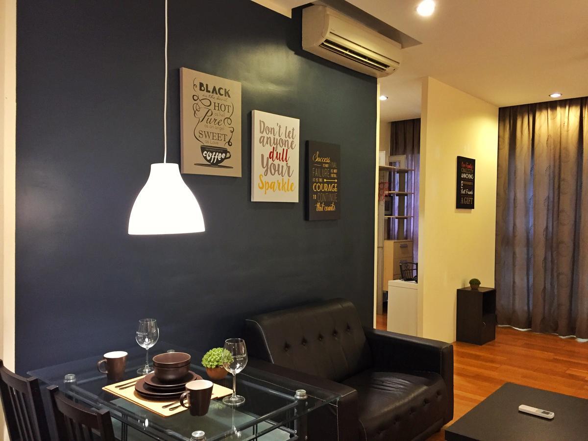 Amazing Homestay At Regalia Apartment *