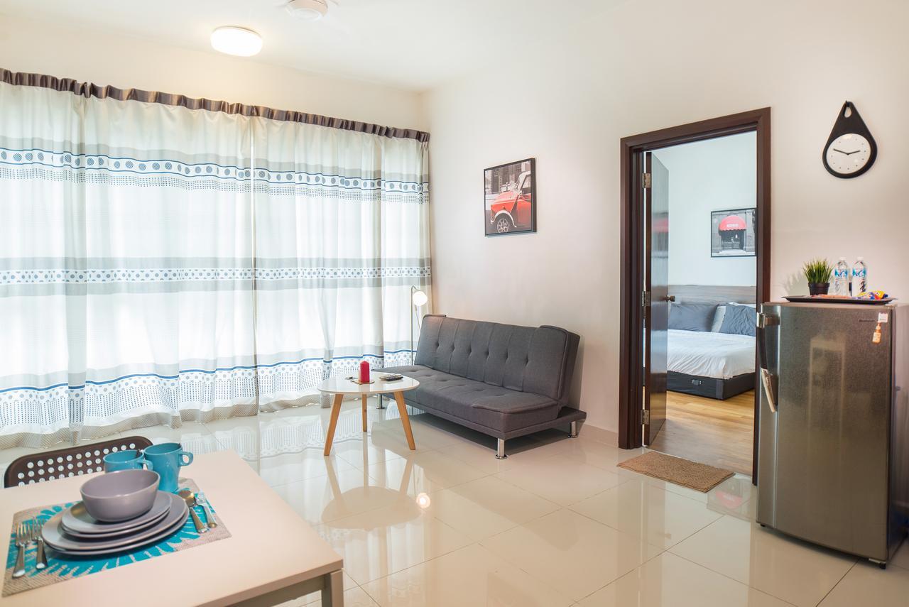 Amazing Homestay At Regalia Apartment