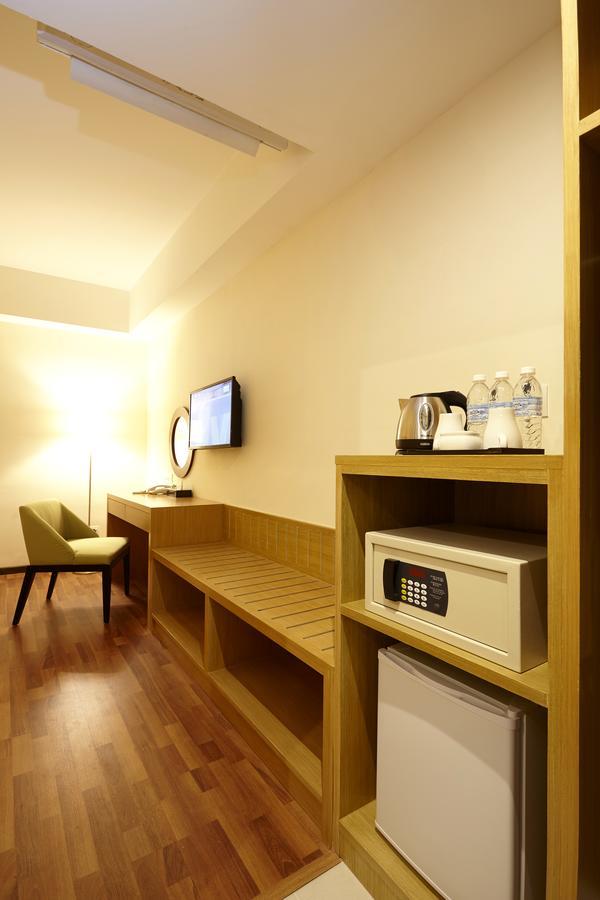 Six Seasons @ Mid Valley Hotel 3*