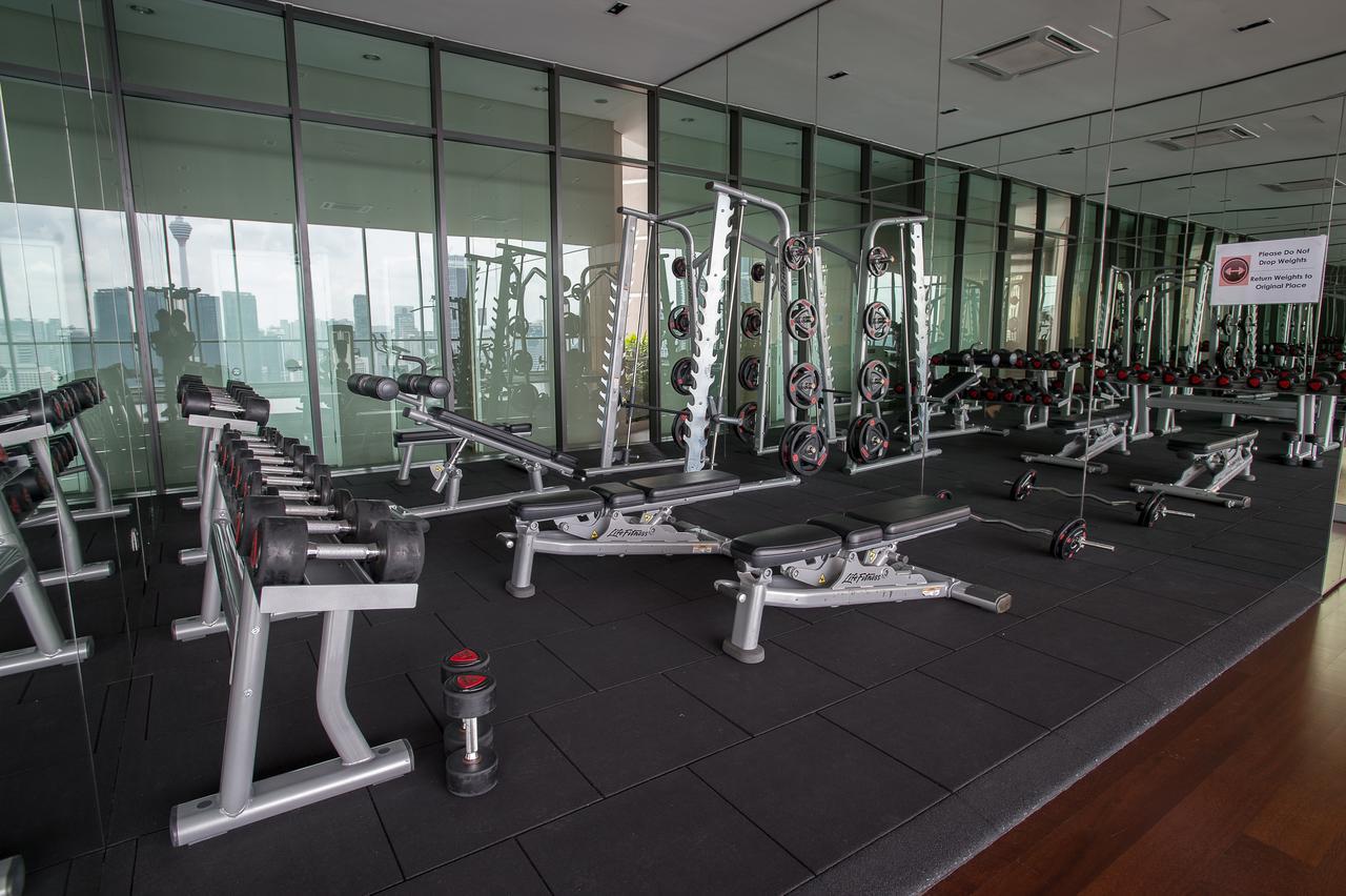 #332 Big Balcony With Stunning Twin Tower View ! Apartment