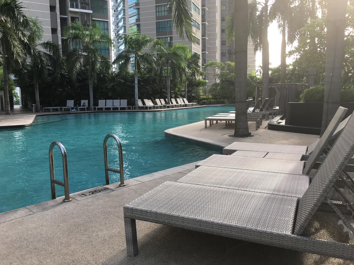 #332 Big Balcony With Stunning Twin Tower View ! Apartment