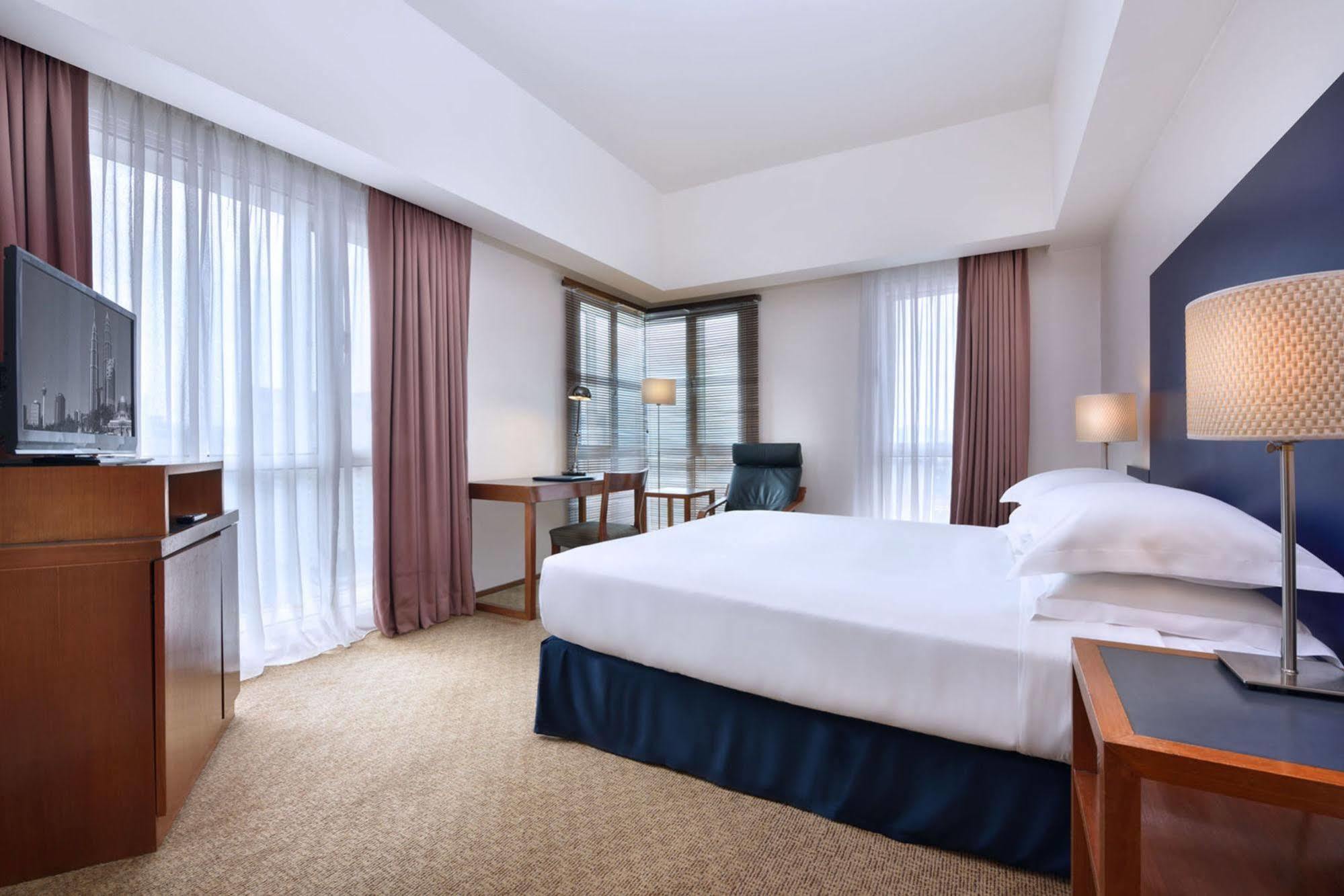 Capitol Hotel 3*