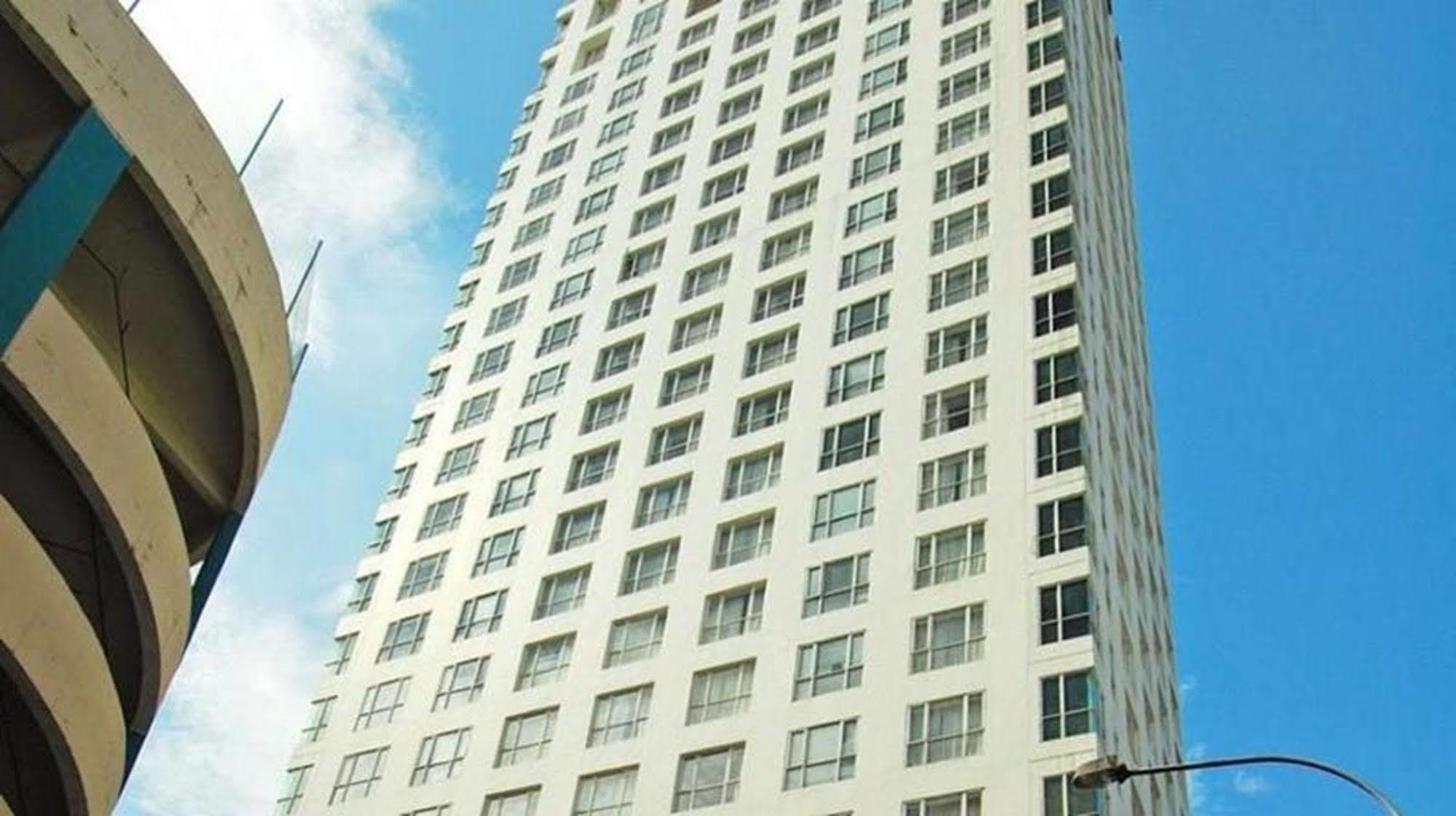 Capitol 3*