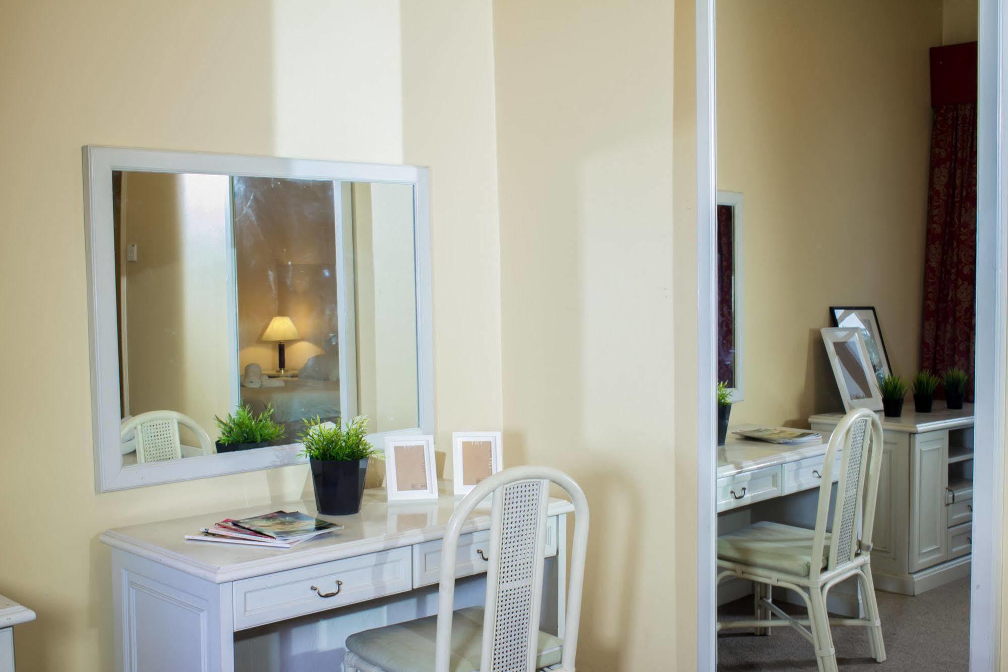 Duta Vista Suites Khách sạn