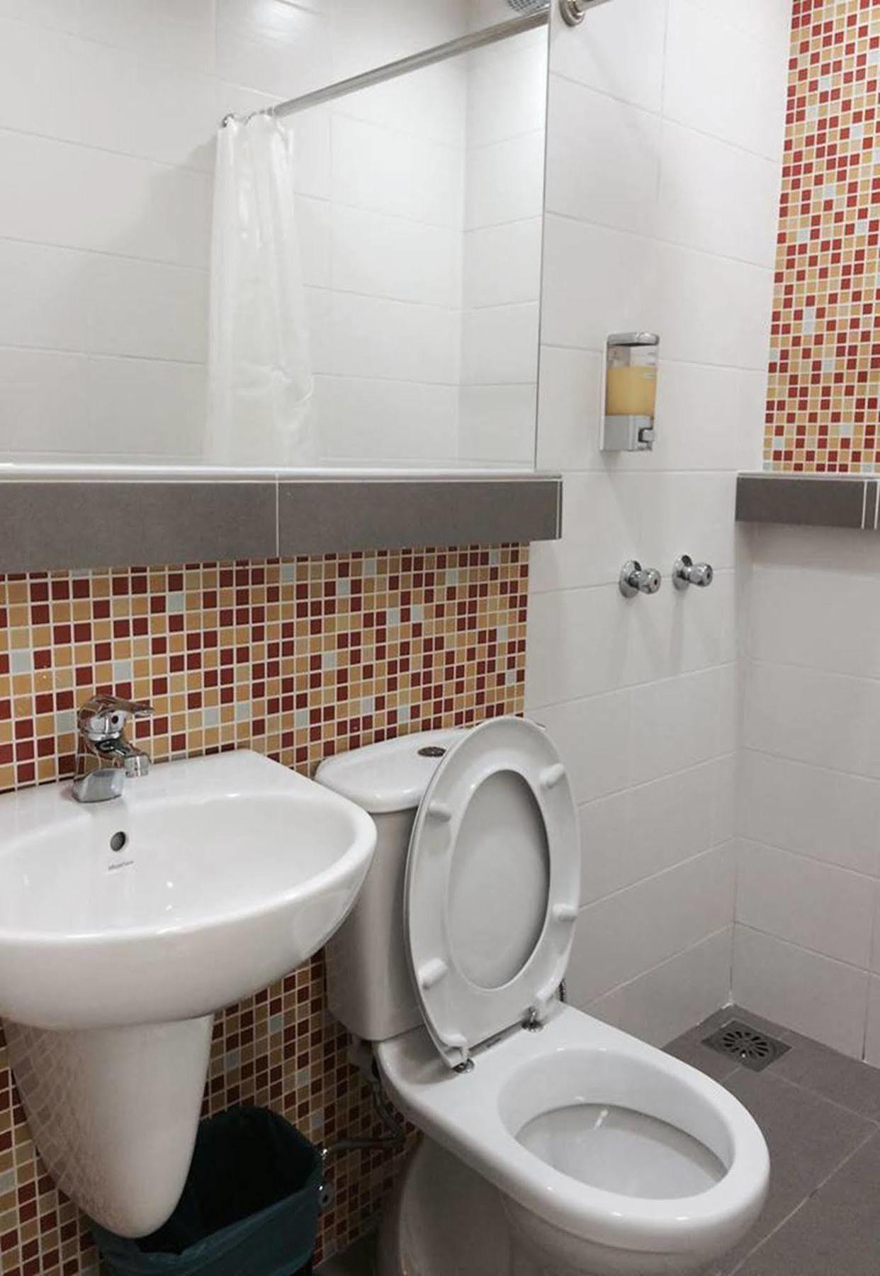 Yy48 2 Mins Walk From Masjid Jamek Lrt Station Hotel