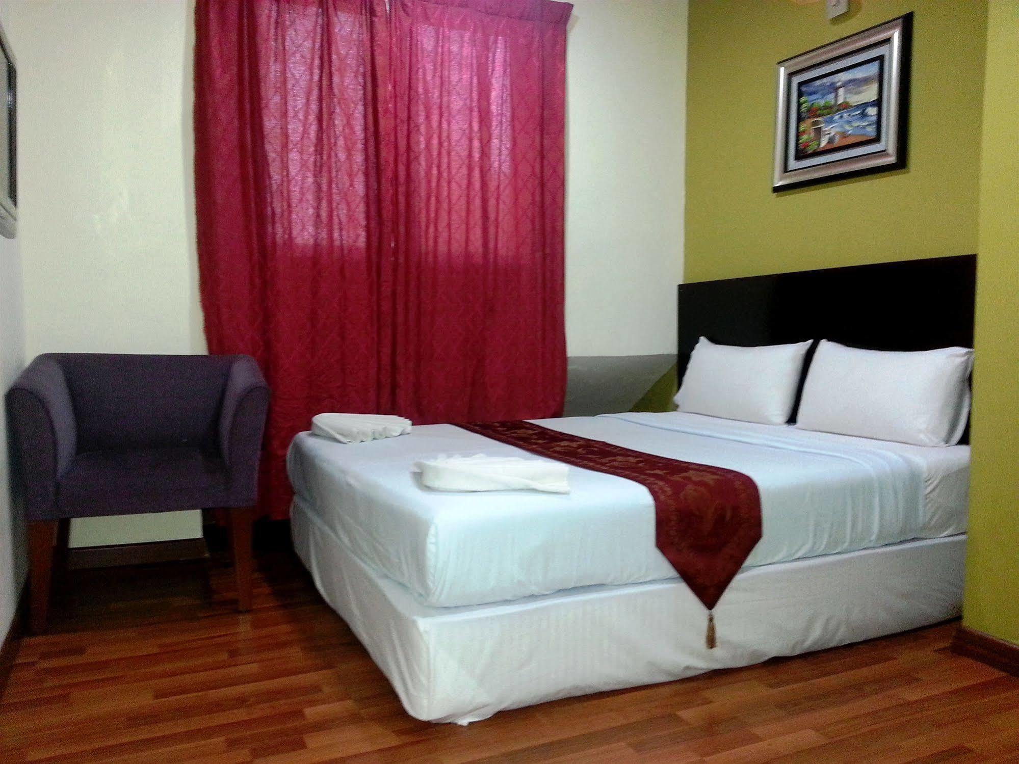 Hotel Oyo 103 V'la Garden