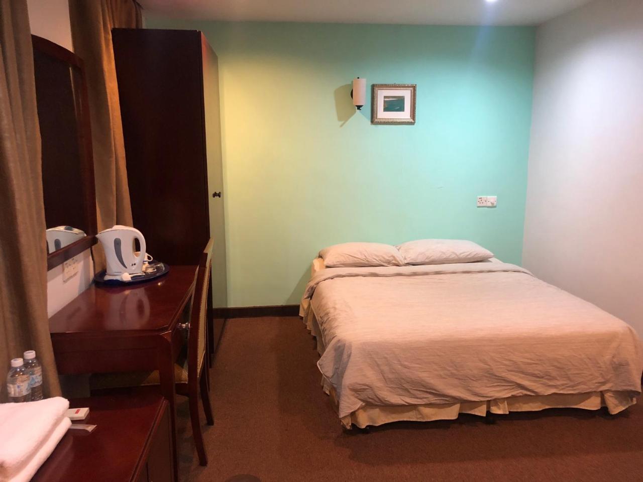 1312 Hotel 3*