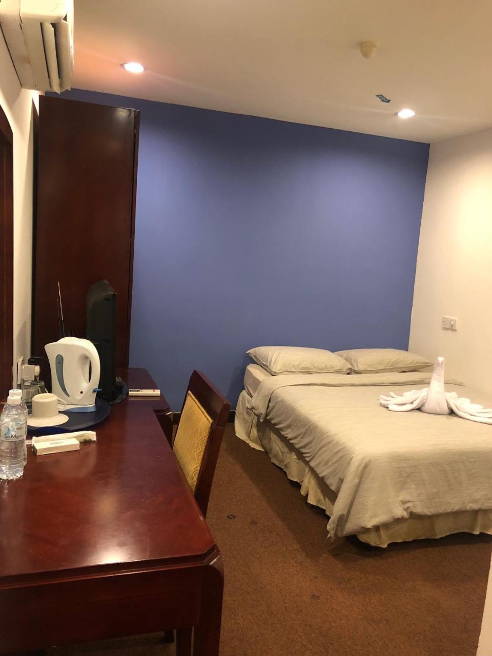 1312 Hotel 3*
