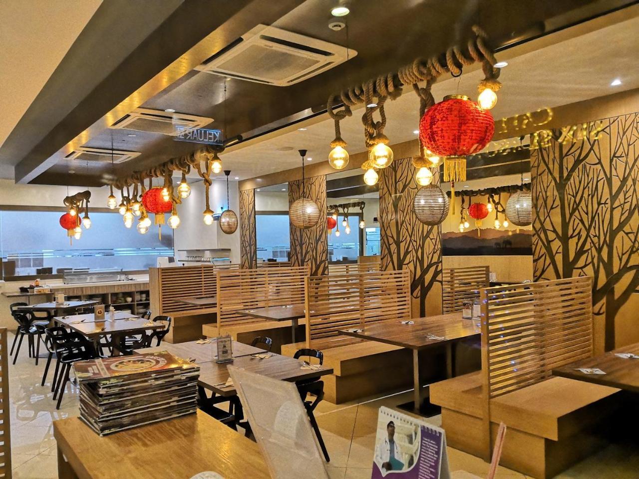 Six Seasons @ Mid Valley Hotel 3*