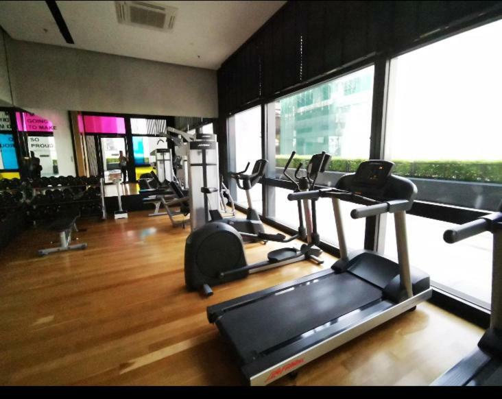 Arcoris Mont Kiara Homestay Nearby Sri Hartamas, Publika, Solaris, Ikea Damansara Pangsapuri