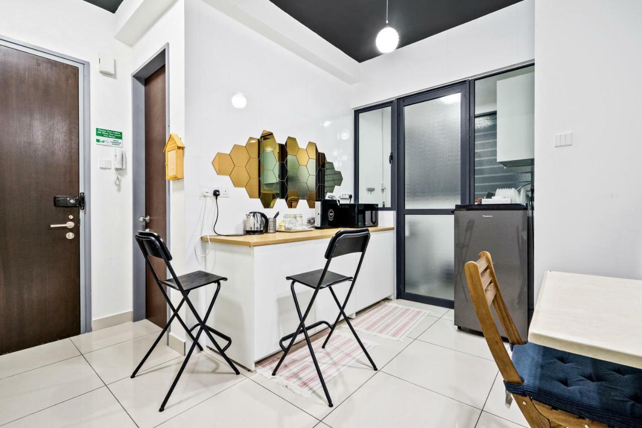 Apartment Kl Traders *