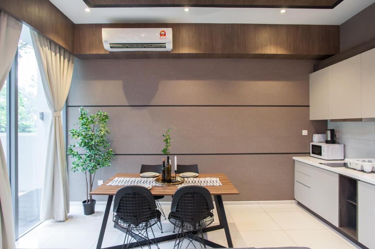 The Robertson By W Homestay Apartment