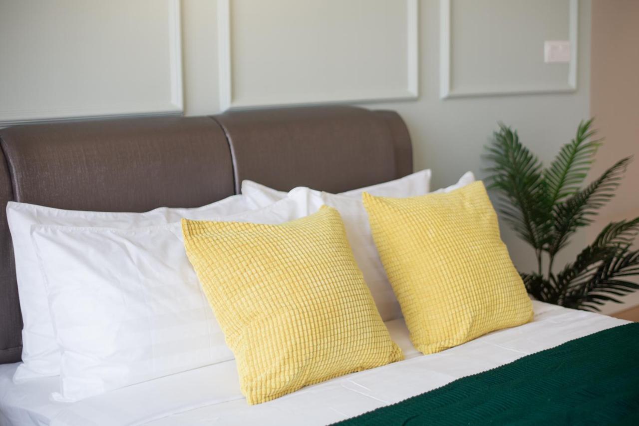 Eko Cheras Residences By Cobnb Apartment *