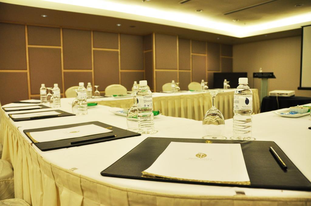 Istana Centre Hotel