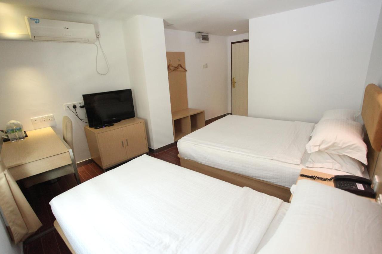 Hotel Aira 2*