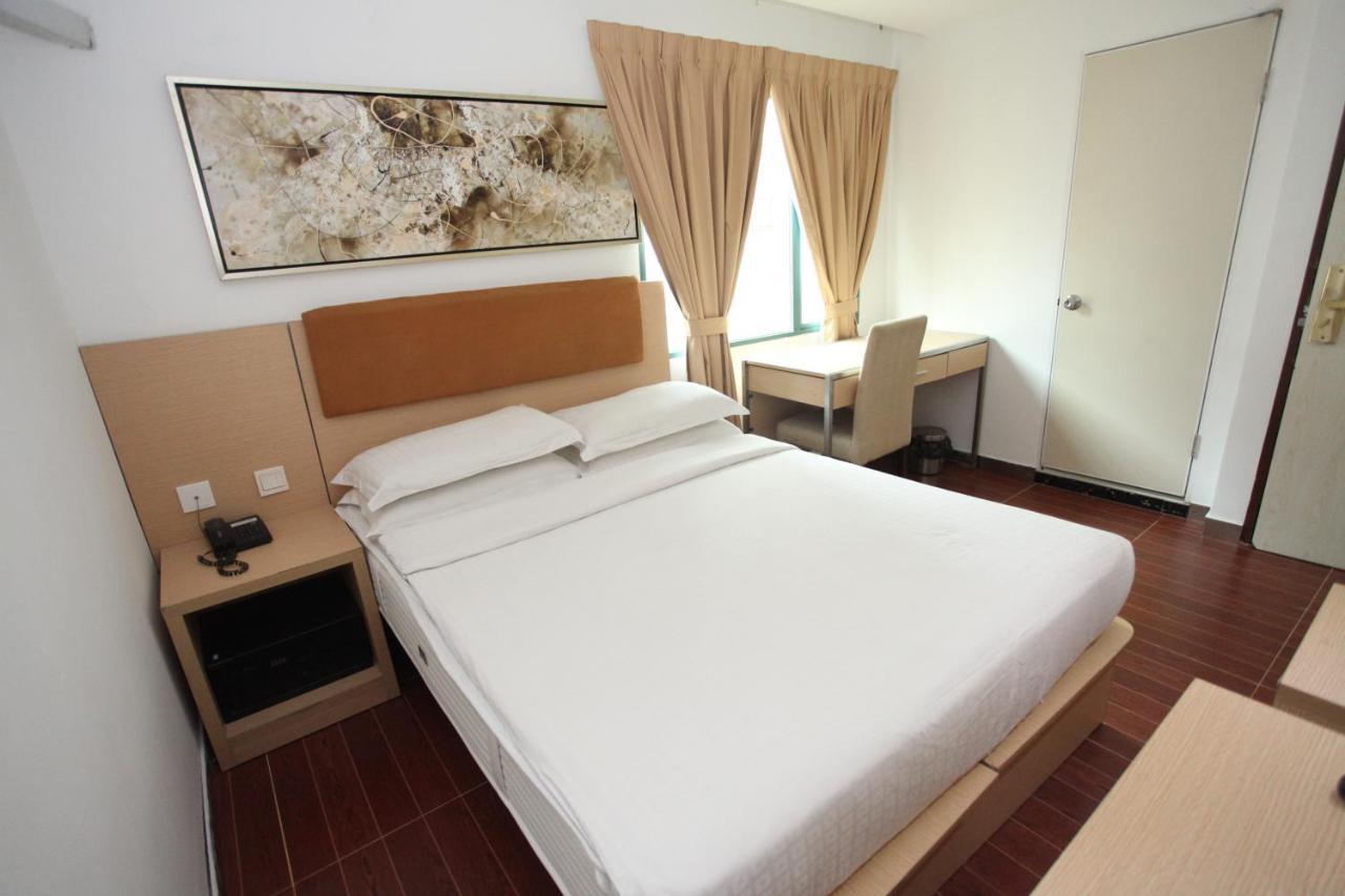 Hotel Aira 2*